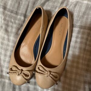 Nautica Women's Beige Bow Flats